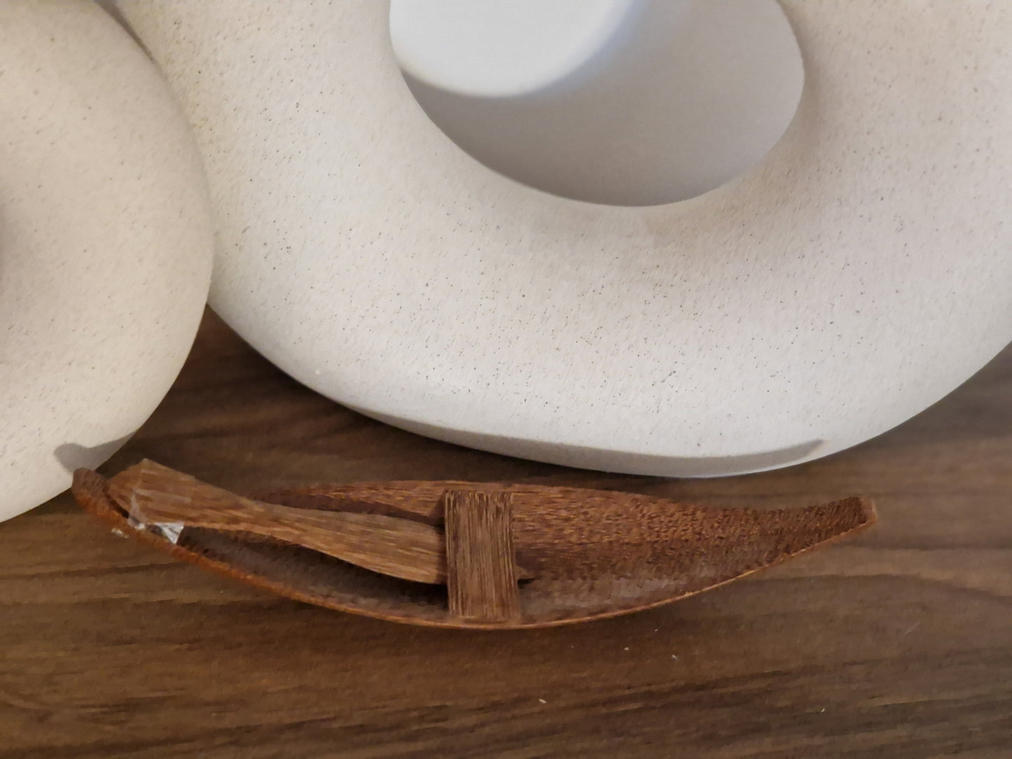 Pirogue en bois sculptée, apporter une touche de piroguier à votre décoration.